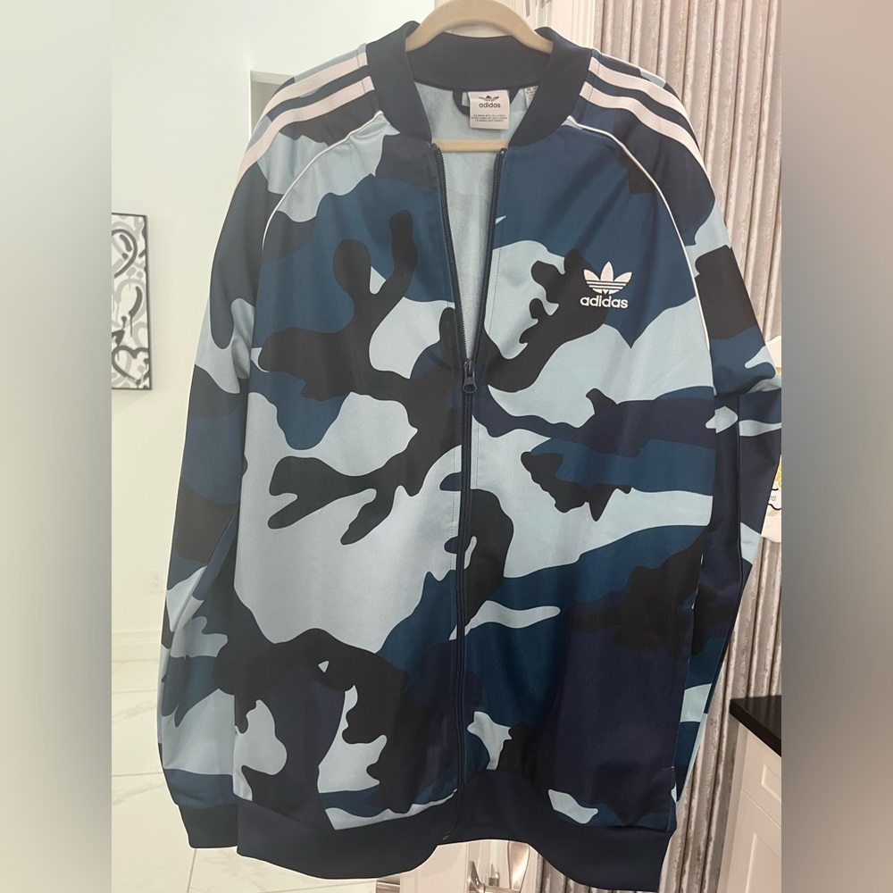 Boys Addidas jacket - Picture 2 of 2